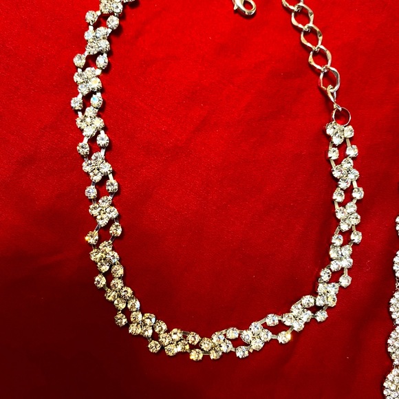 Choker - Picture 1 of 2